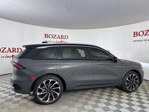 Used 2025 Lincoln Nautilus Black Label image 9