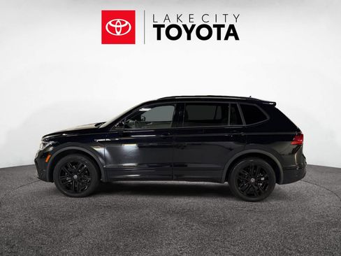 Used 2022 Volkswagen Tiguan SE R-Line image 3