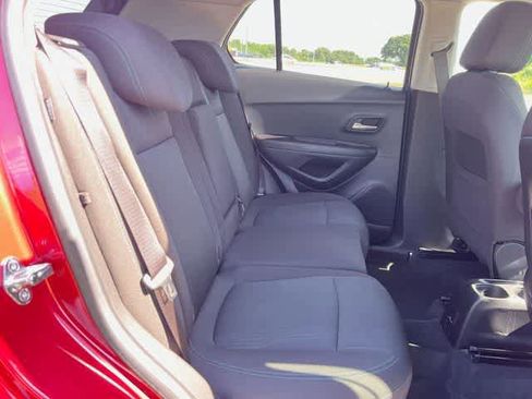 Used 2015 Chevrolet Trax LT FWD image 14