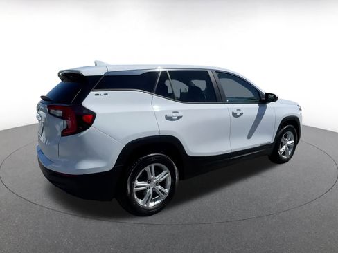 Used 2024 GMC Terrain SLE image 15