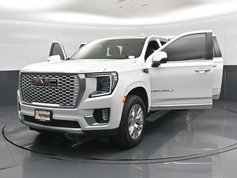 Used 2022 GMC Yukon XL Denali AWD/4WD image 61