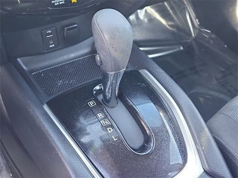 Used 2016 Nissan Rogue S image 17