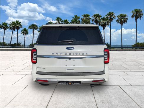 Used 2024 Ford Expedition Platinum image 7