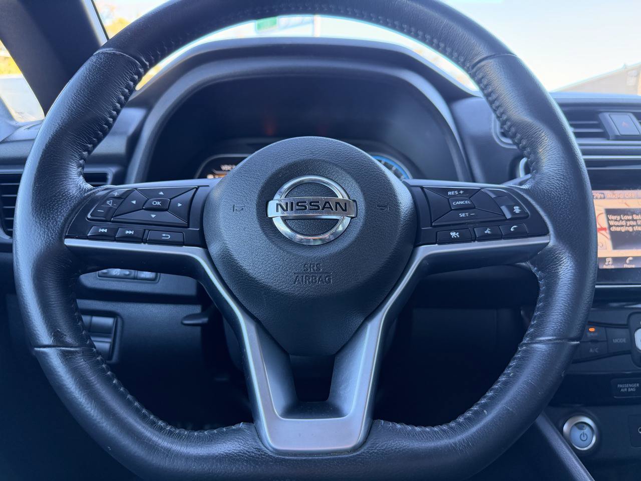 Used 2018 Nissan Leaf SV FWD image 15