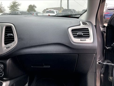 Used 2018 Jeep Compass Latitude w/ Popular Equipment Group image 18