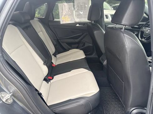 Used 2019 Volkswagen Jetta R-Line w/ R-Line Cold Weather Package FWD image 10