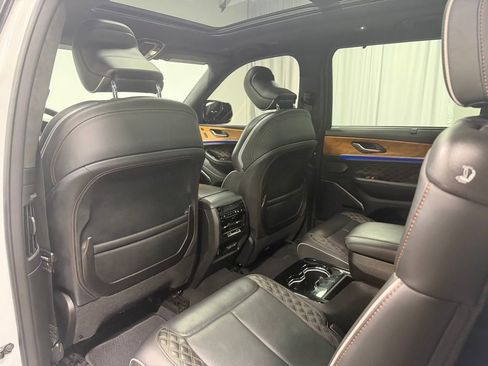 Used 2023 Jeep Grand Cherokee L Summit AWD/4WD image 27