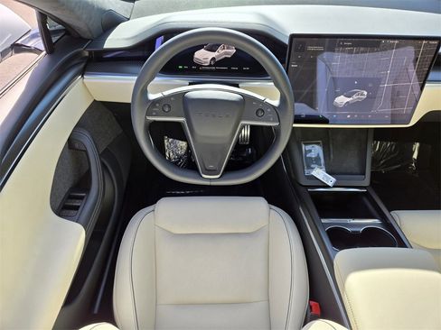 Used 2021 Tesla Model S Plaid image 19