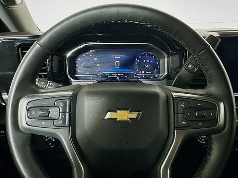 Used 2025 Chevrolet Silverado 1500 LT image 12