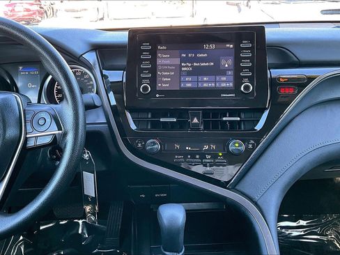 Used 2024 Toyota Camry LE image 6