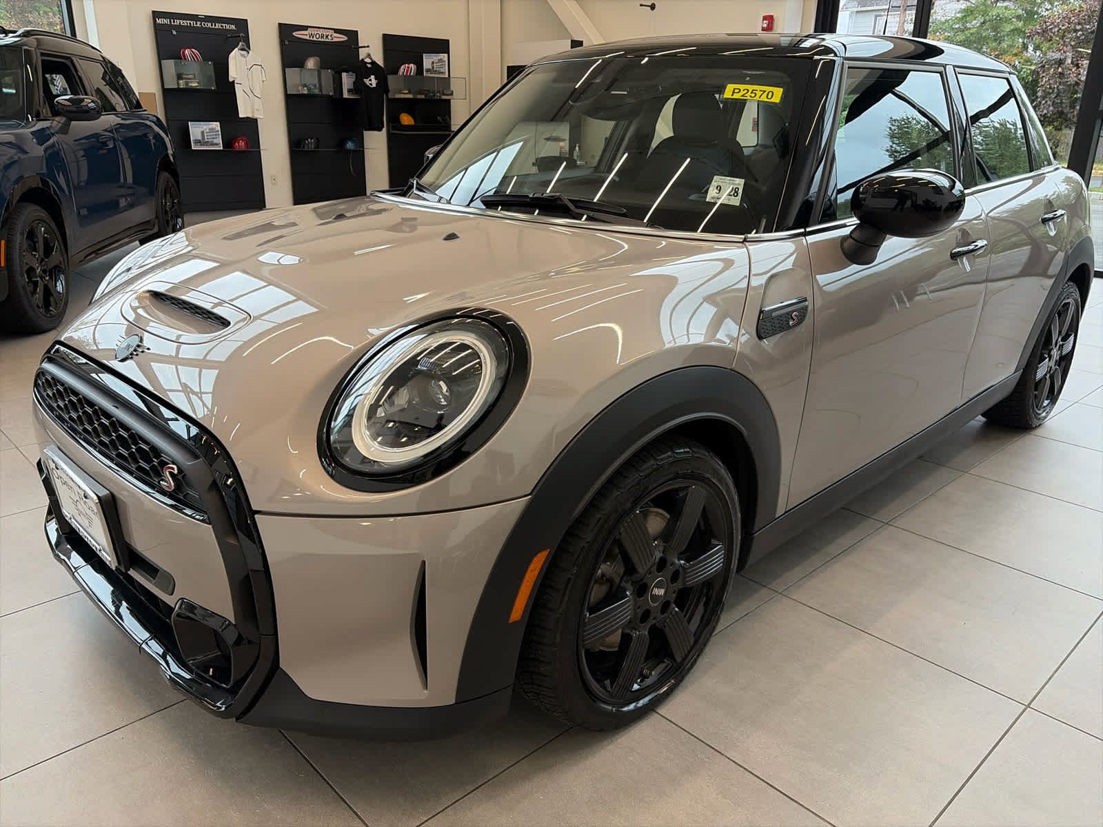 Used 2024 MINI Cooper S FWD image 1