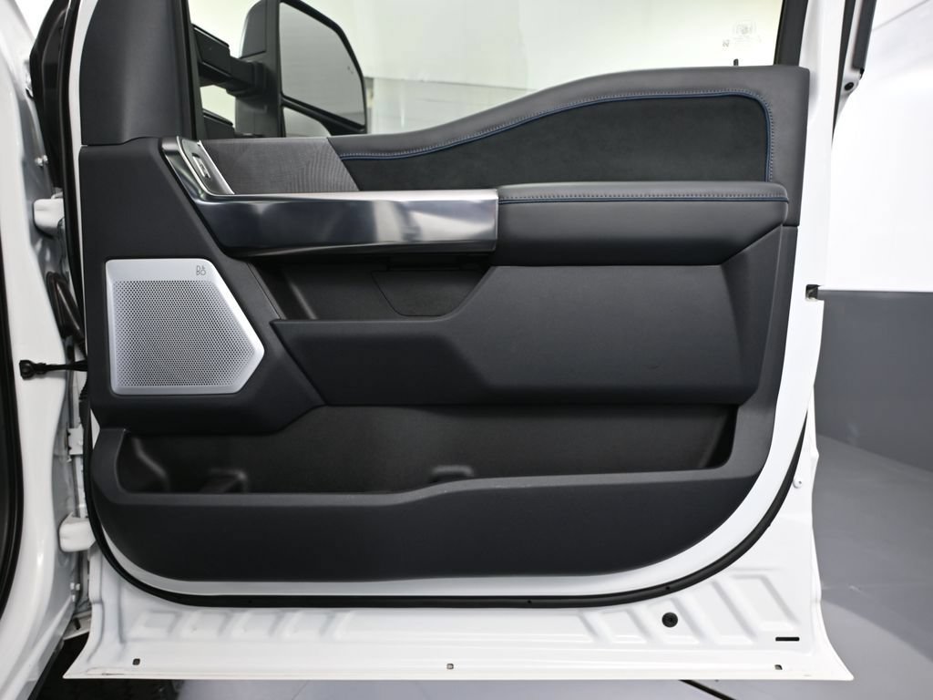 Used 2025 Ford F250 Platinum AWD/4WD image 40