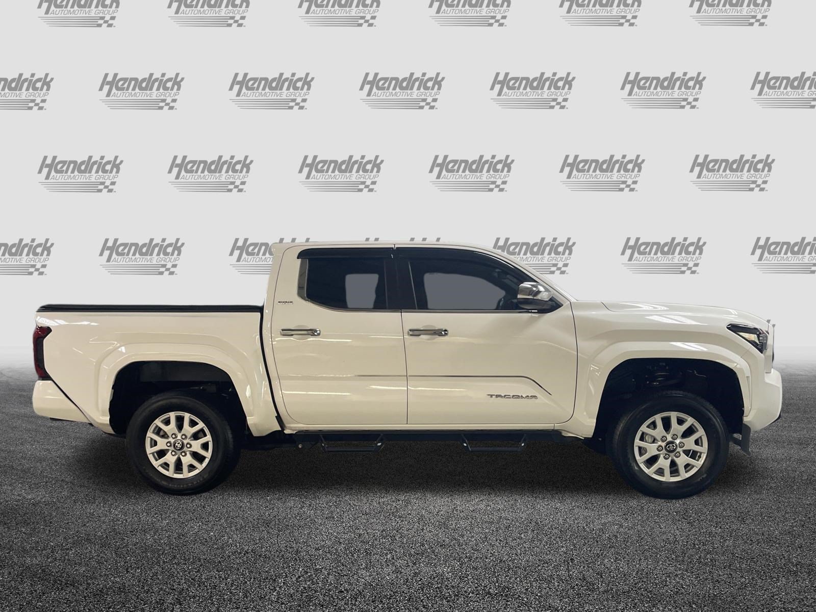 Used 2024 Toyota Tacoma SR5 AWD/4WD image 11