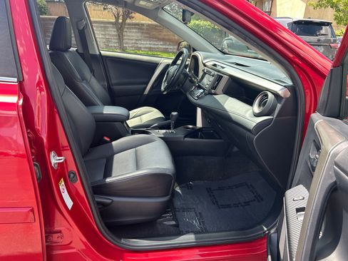 Used 2015 Toyota RAV4 Limited AWD/4WD image 30
