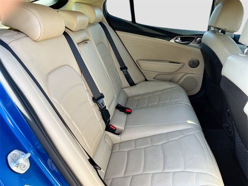 Used 2022 Kia Stinger GT2 image 28