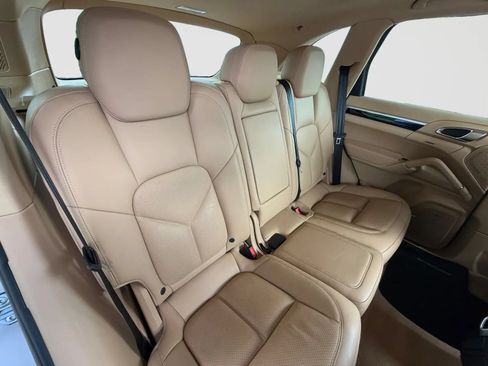 Used 2016 Porsche Cayenne AWD/4WD image 18