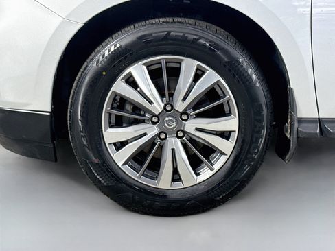 Used 2020 Nissan Pathfinder SV FWD image 38