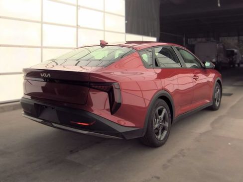 Used 2026 Kia K4 FWD image 4