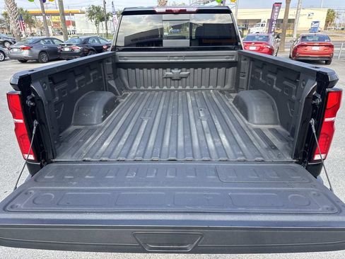 Used 2025 Chevrolet Silverado 2500 LTZ w/ LTZ Plus Package image 8