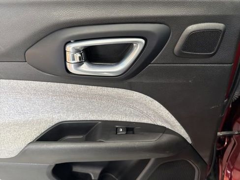 Used 2022 Jeep Compass Latitude w/ Sun and Sound Group image 37