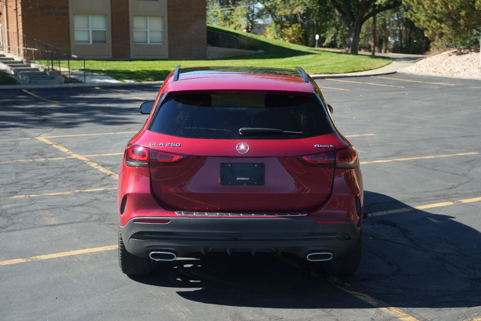 Used 2021 Mercedes-Benz GLA 250 4MATIC image 4