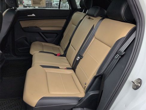 Used 2022 Volkswagen Atlas Cross Sport SEL R-Line image 24