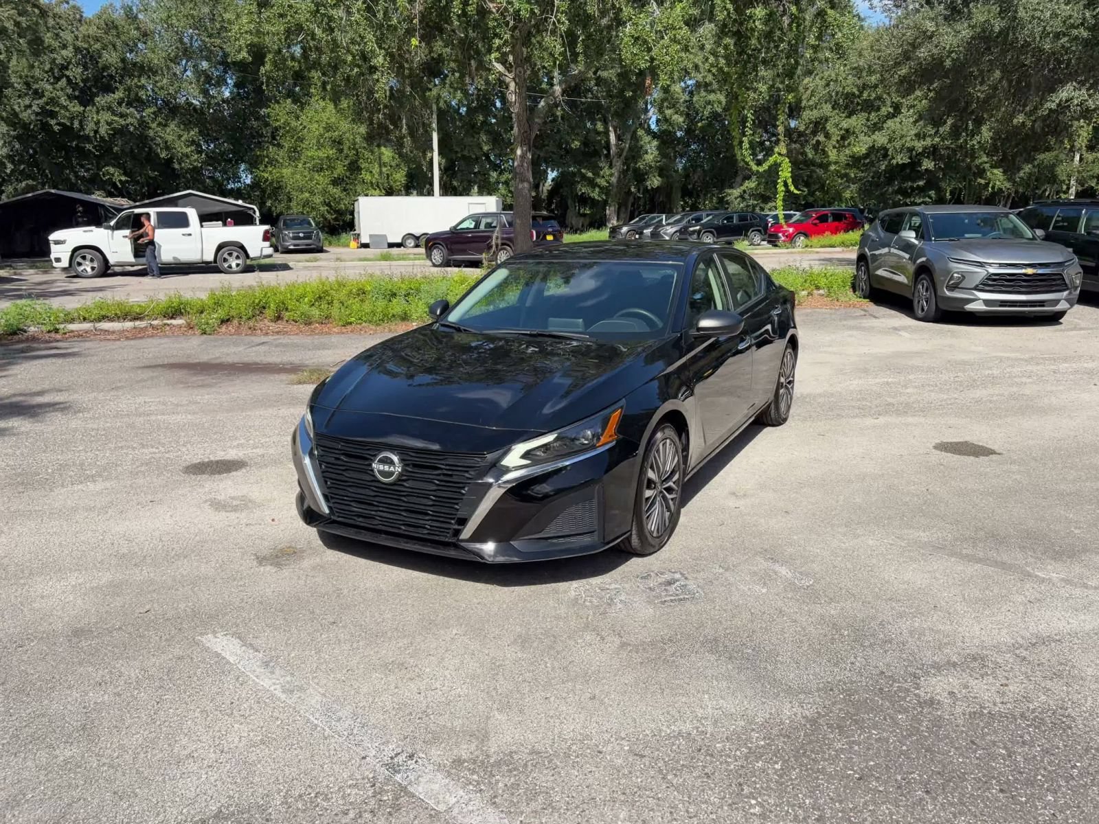 Used 2025 Nissan Altima 2.5 SV FWD image 6