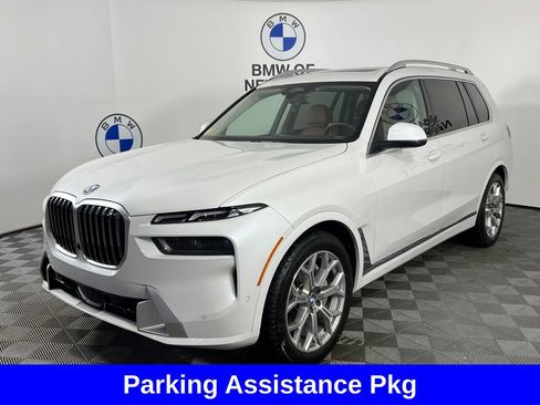 Used 2024 BMW X7 xDrive40i w/ Premium Package image 3