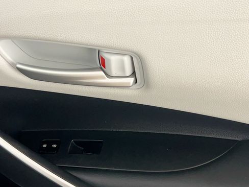 Used 2021 Toyota Corolla SE FWD image 31