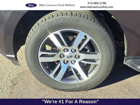 Used 2024 Ford Expedition Limited image 9