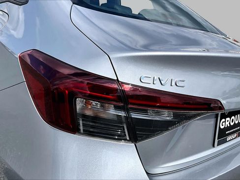 Used 2025 Honda Civic Sport image 29