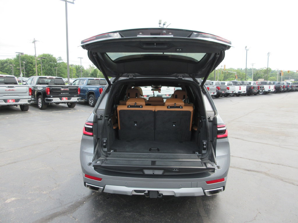 Used 2023 BMW X7 xDrive40i w/ Executive Package AWD/4WD image 8