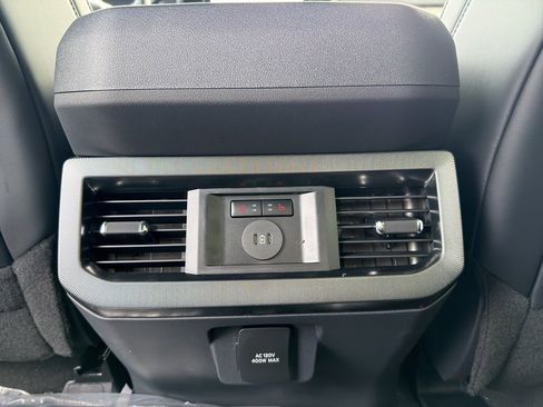 New 2026 Ford F250 Platinum w/ FX4 Off-Road Package image 24