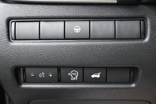 Certified 2026 Nissan Rogue SV FWD image 22