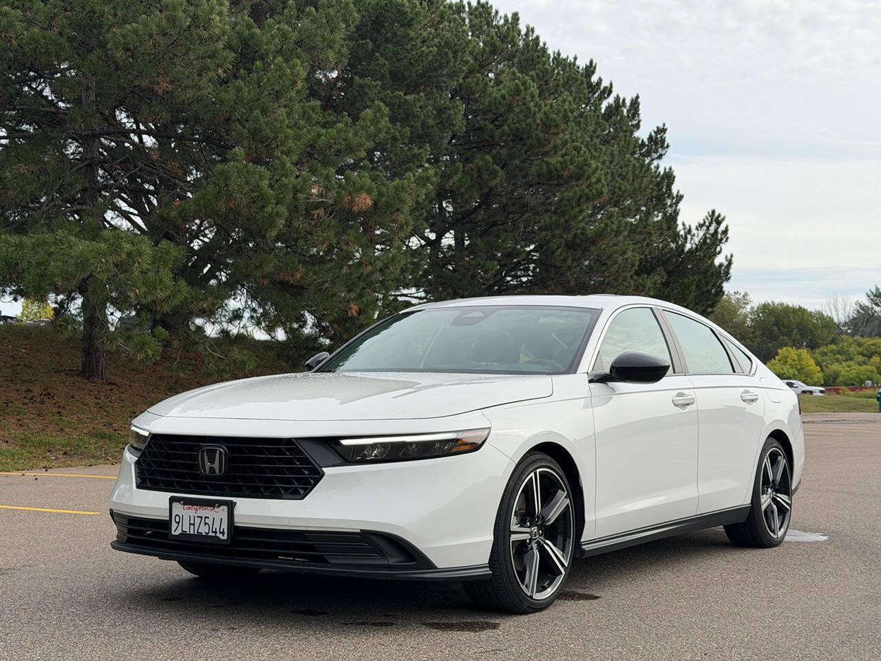 Used 2023 Honda Accord Sport image 1