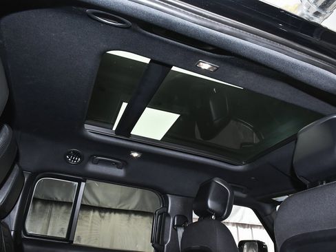 Used 2024 Land Rover Defender 130 X image 43