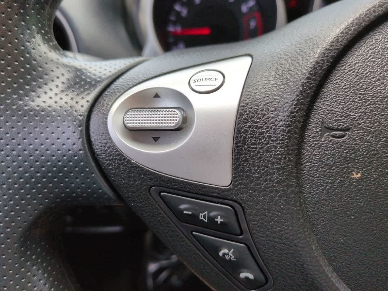 Used 2014 Nissan Juke S FWD image 21