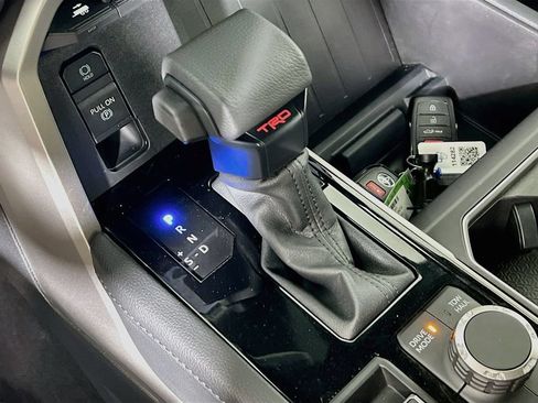 Used 2025 Toyota Tundra Limited w/ TRD Off-Road Package AWD/4WD image 15