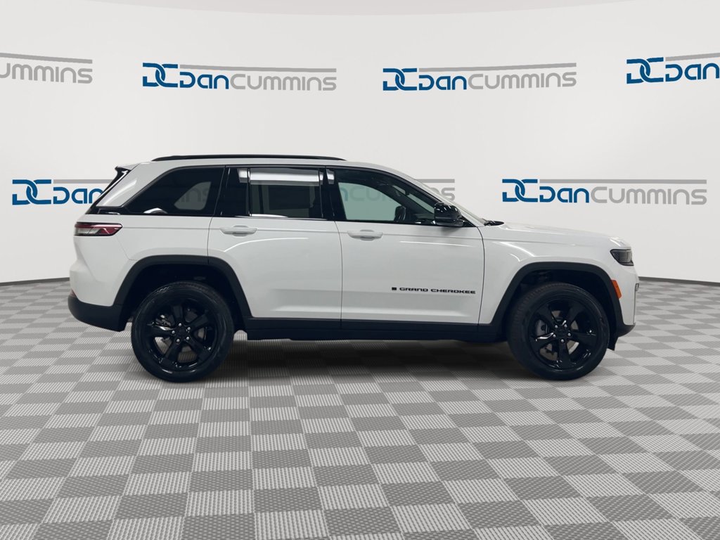 New 2026 Jeep Grand Cherokee Limited w/ Limited Altitude Package AWD/4WD image 9