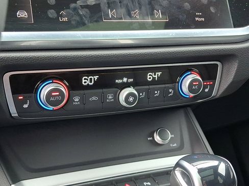 Used 2025 Audi Q3 2.0T Premium image 18