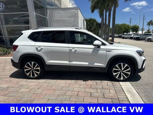 Certified 2023 Volkswagen Taos SE FWD image 6