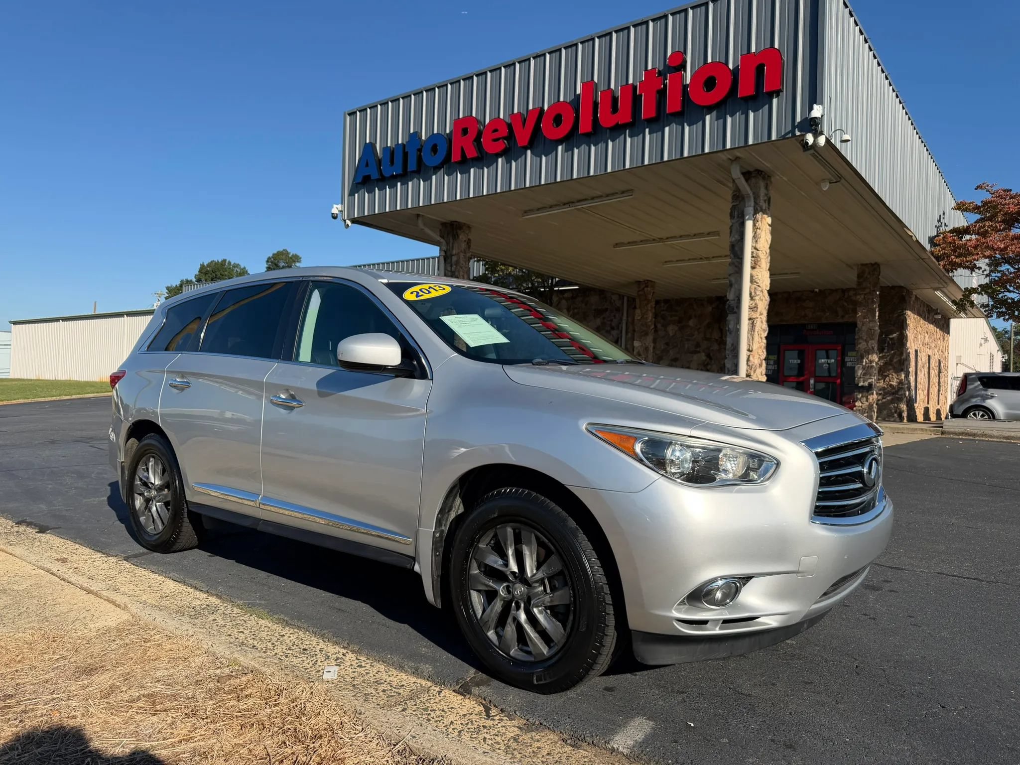 Used 2013 INFINITI JX35 FWD w/ Cargo Pkg image 1