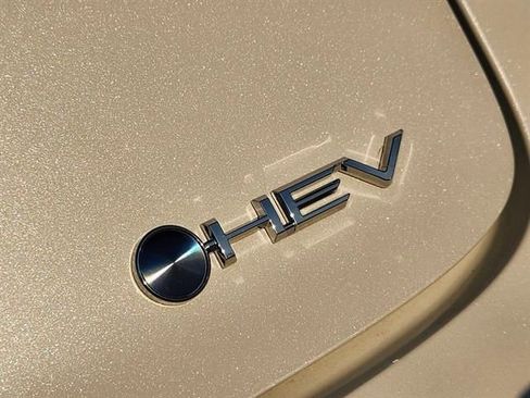 New 2026 Toyota Prius LE image 8