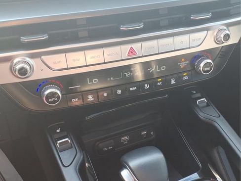 Used 2024 Kia Telluride S w/ S Sunroof Package FWD image 10