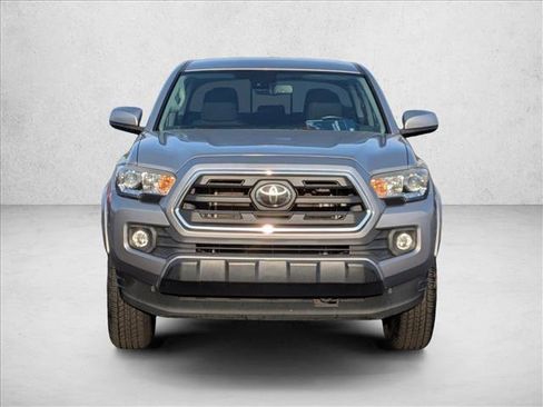 Used 2018 Toyota Tacoma SR5 image 2