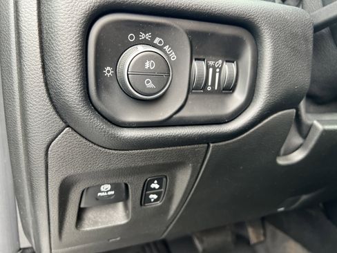 Used 2019 RAM 1500 Laramie image 36