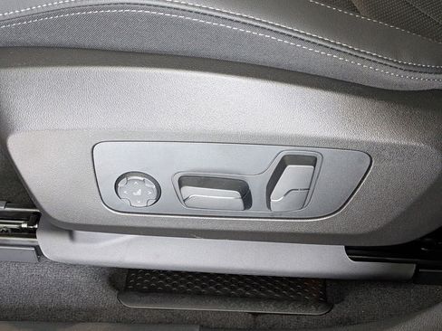 New 2026 BMW X2 xDrive28i w/ Technology Package image 15