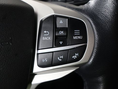 Used 2022 Ford Explorer XLT image 40