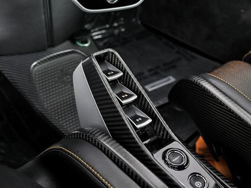 Used 2019 McLaren Senna RWD image 40