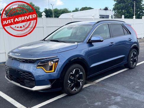 Used 2023 Kia Niro Wind w/ Wind Preserve Package FWD image 1